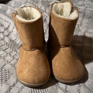 Like new. Wonder nation baby girl boots size 2